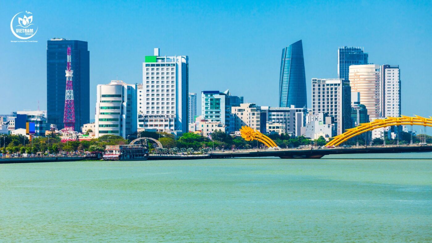My Khe Beach with white sand, a top choice for Indian families visiting Da Nang.
