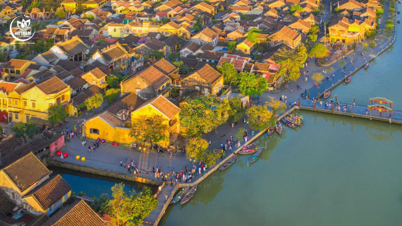 Hoi An travel guide for Indians: Meaningful souvenirs in Hoi An, from silk lanterns to handicrafts for Indian shoppers.
