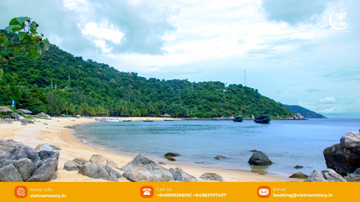 Discover the Most Beautiful Islands in Vietnam: An Indian Tourist's Guide 6 Clear turquoise water perfect for snorkeling at Cham Islands (Cu Lao Cham), Vietnam