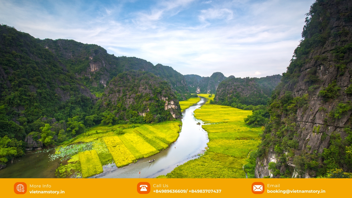 A serene boat tour on the river in Trang An, Ninh Binh, with pleasant temperatures and clear skies. A serene boat tour on the river in Trang An, Ninh Binh, with pleasant temperatures and clear skies.