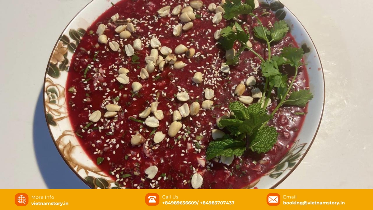 Goat blood pudding, a unique delicacy in Ninh Binh, made from fresh goat blood, herbs, and peanuts.