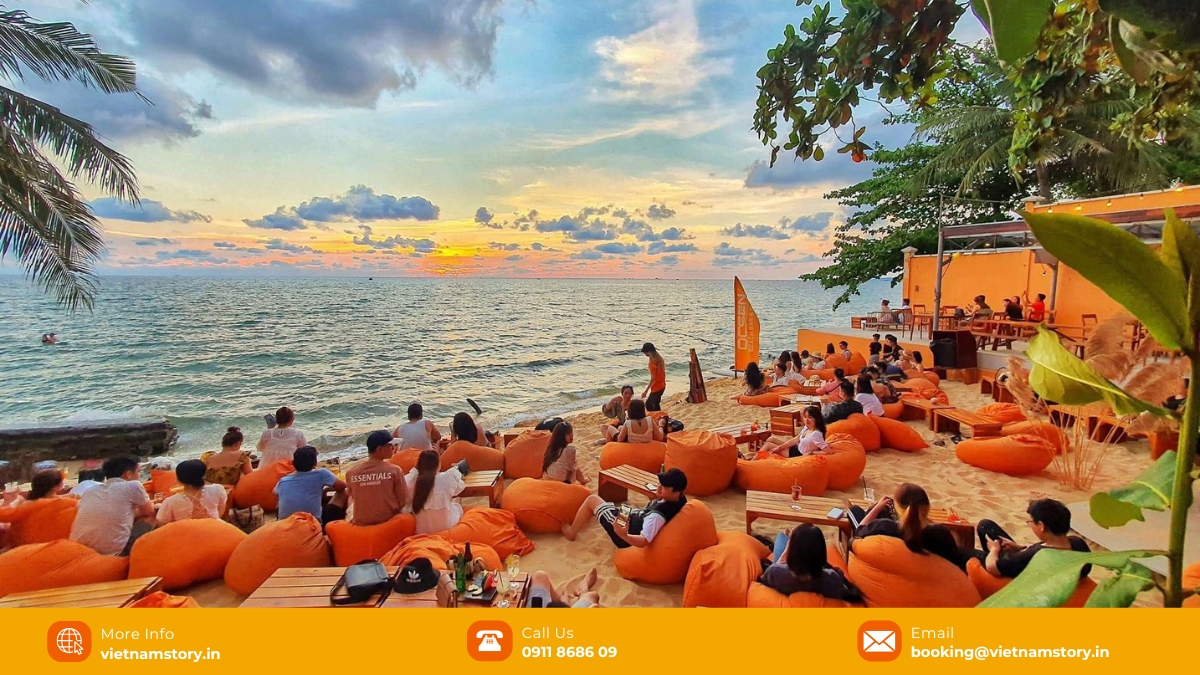 Phu Quoc Nightlife: The ultimate guide to the best bars, markets and shows 4 Sway to the music at Phu Quoc beach bars at night