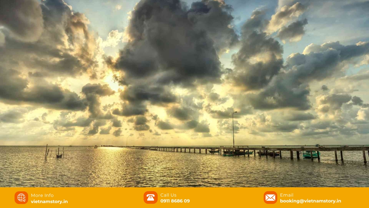 Sunset at Ham Ninh village