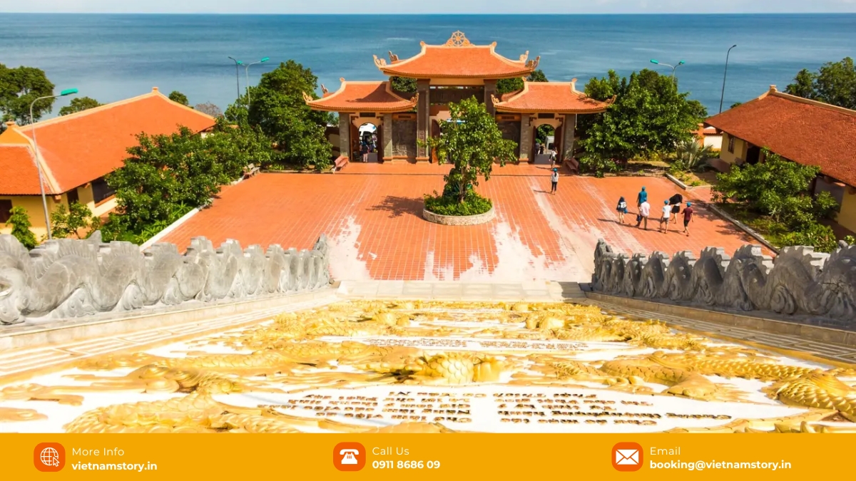 The pagoda’s stunning architecture reflects the styles of the Ly and Tran dynasties