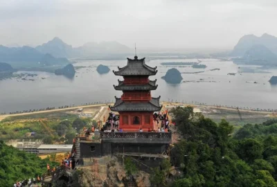 chua huong.jpg