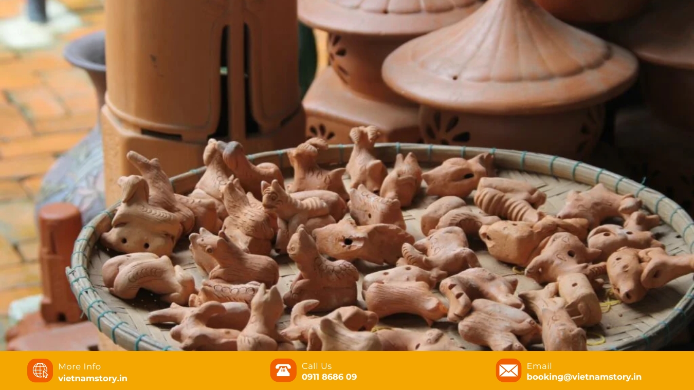 Ultimate shopping guide: Best things to buy in Hoi An (Souvenirs, Silk, and Custom tailoring) 4 The pottery products from Thanh Ha make for beautiful Hoi An souvenirs